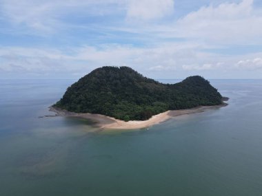 Malezya 'nın Borneo Adası' ndaki pek çok kişi tarafından keşfedilmemiş Satang Adası 'nın Gizemli Cenneti.