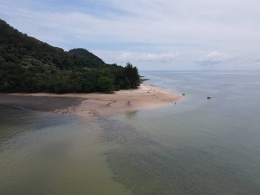 Malezya 'nın Borneo Adası' ndaki pek çok kişi tarafından keşfedilmemiş Satang Adası 'nın Gizemli Cenneti.