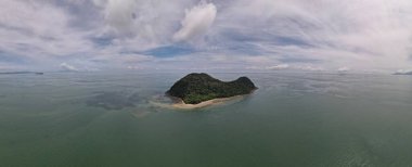 Malezya 'nın Borneo Adası' ndaki pek çok kişi tarafından keşfedilmemiş Satang Adası 'nın Gizemli Cenneti.