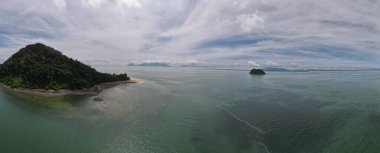 Malezya 'nın Borneo Adası' ndaki pek çok kişi tarafından keşfedilmemiş Satang Adası 'nın Gizemli Cenneti.