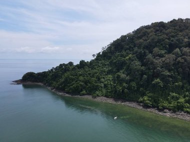 Malezya 'nın Borneo Adası' ndaki pek çok kişi tarafından keşfedilmemiş Satang Adası 'nın Gizemli Cenneti.