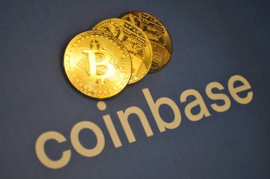 Altın ve gümüşün makro görüntüsü Bitcoin sembollü parlak paralar