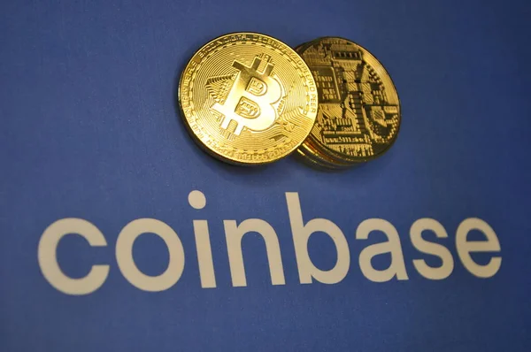 Altın ve gümüşün makro görüntüsü Bitcoin sembollü parlak paralar