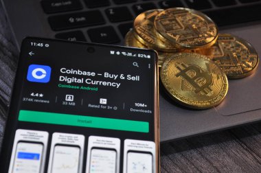 Altın ve gümüşün makro görüntüsü Bitcoin sembollü parlak paralar