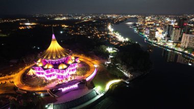 Kuching, Sarawak / Malezya - 26 Nisan 2021: Şehrin Tarihi Binaları ve Turist Çekim Alanları