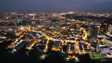 Kuching, Sarawak / Malezya - 26 Nisan 2021: Şehrin Tarihi Binaları ve Turist Çekim Alanları