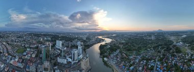 Kuching, Sarawak / Malezya - 26 Nisan 2021: Şehrin Tarihi Binaları ve Turist Çekim Alanları