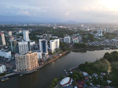Kuching, Sarawak / Malezya - 26 Nisan 2021: Şehrin Tarihi Binaları ve Turist Çekim Alanları