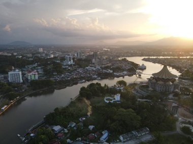 Kuching, Sarawak / Malezya - 26 Nisan 2021: Şehrin Tarihi Binaları ve Turist Çekim Alanları