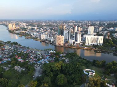 Kuching, Sarawak / Malezya - 26 Nisan 2021: Şehrin Tarihi Binaları ve Turist Çekim Alanları