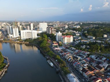 Kuching, Sarawak / Malezya - 26 Nisan 2021: Şehrin Tarihi Binaları ve Turist Çekim Alanları