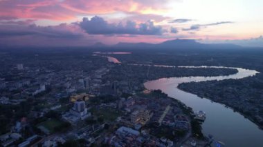 Kuching, Sarawak / Malezya - 8 Mart 2020: Şehrin Tarihi Binaları ve Turist Çekim Alanları