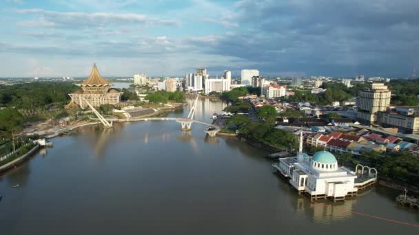 Kuching Sarawak Malasia Mayo 2021 Los Edificios Monumentos Paisajes Ciudad — Vídeo de stock