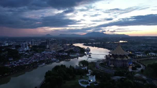 Kuching Sarawak Malaysia Mei 2021 Bangunan Markah Tanah Dan Pemandangan — Stok Video