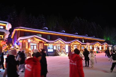 Harbin, Çin 30 Aralık 2025: Uluslararası Harbin Buz ve Kar Festivali