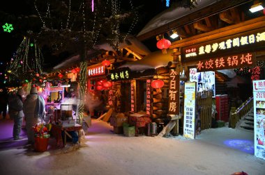 Harbin, Çin 30 Aralık 2025: Uluslararası Harbin Buz ve Kar Festivali