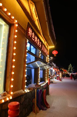 Harbin, Çin 30 Aralık 2025: Uluslararası Harbin Buz ve Kar Festivali