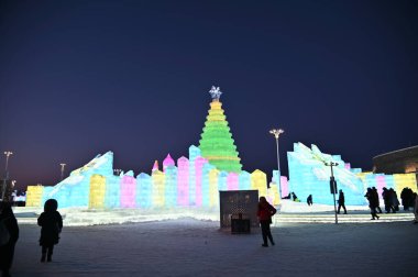 Harbin, Çin 30 Aralık 2025: Uluslararası Harbin Buz ve Kar Festivali