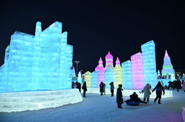 Harbin, Çin 30 Aralık 2025: Uluslararası Harbin Buz ve Kar Festivali