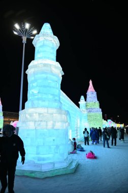 Harbin, Çin 30 Aralık 2025: Uluslararası Harbin Buz ve Kar Festivali
