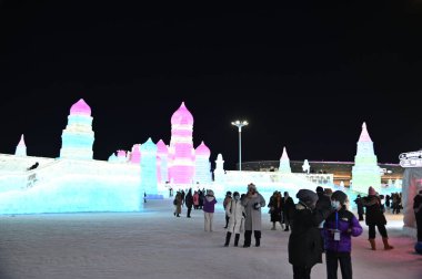 Harbin, Çin 30 Aralık 2025: Uluslararası Harbin Buz ve Kar Festivali
