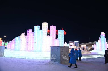 Harbin, Çin 30 Aralık 2025: Uluslararası Harbin Buz ve Kar Festivali