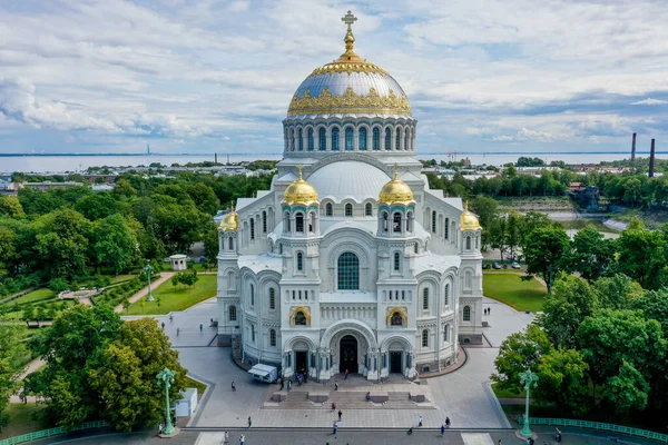Rusya İmparatorluğu 'nda inşa edilen Kronstadt' taki en büyük deniz katedralinin panoramik hava manzarası..