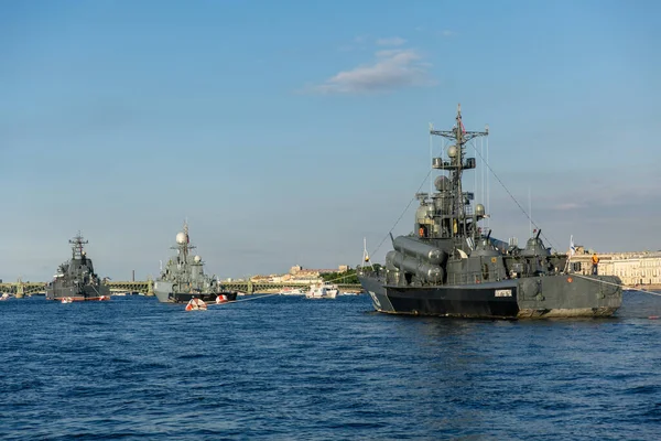 Військові Кораблі Тлі Набережної Санкт Петербурзі День Російського Флоту Річка — стокове фото