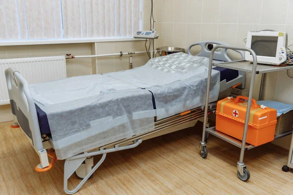 Area Emergenza Nella Clinica Luce Sterile Sala Recupero Con Letto — Foto Stock