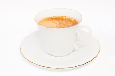 Beyaz arka planda kahve fincanı.