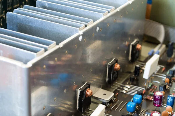 Placa de circuito com barbatanas de refrigeração — Fotografia de Stock