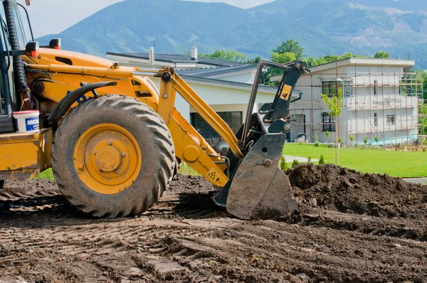 Erdarbeiten mit schweren Maschinen — Stockfoto