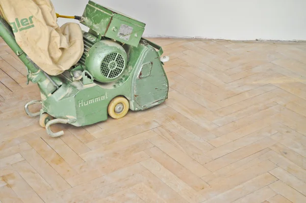 Eski ahşap parke yenileme