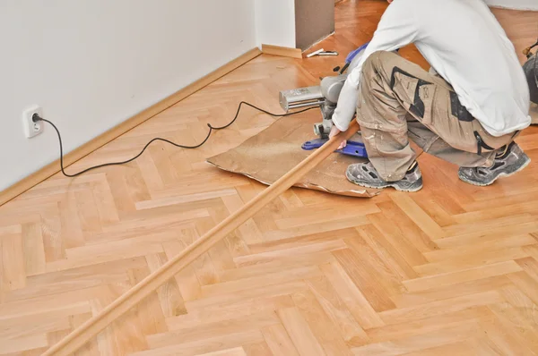 Renovación de parquets de madera antiguos — Foto de Stock