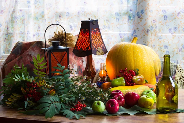 Thanksgiving - a family holiday, still life with vegetables and — Stock Photo, Image