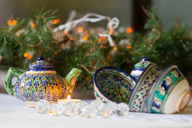Su ısıtıcısı ve çanaklar, Tacik yemekleri, Noel süsleri