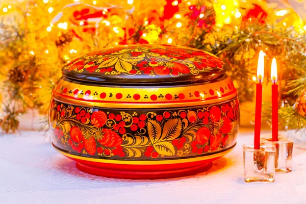 Christmas still life. Russian wooden casket in Khokhloma paintin — Stock Photo, Image