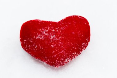 Aşk Sevgililer adı bir sembolü olarak kırmızı peluş kalp