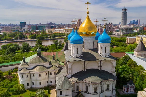 Rusia, Moscú, mayo de 2013 - Vista de Moscú desde el campanario de — Foto de Stock