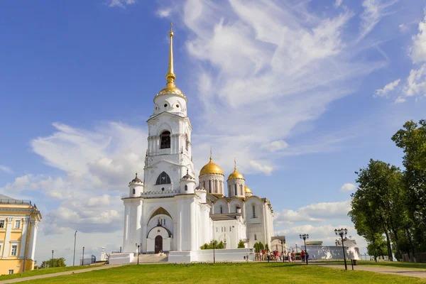 Rússia, Vladimir, Catedral da Assunção, construída no século XII, um monumento notável da arquitetura de pedra branca da Rússia pré-mongol. Igreja Ortodoxa Metropolitana Vladimir da diocese; e Museu Nacional — Fotografia de Stock