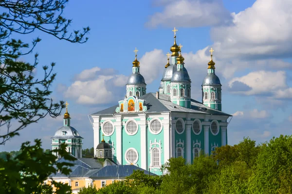 Rusia, Smolensk, la Catedral de la Asunción del Beato — Foto de Stock