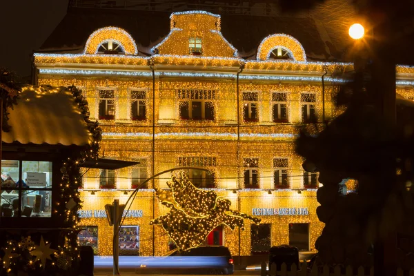 Rusia, Moscú, 7 de enero de 2016 - Noche de Navidad calles de la ciudad, fes —  Fotos de Stock