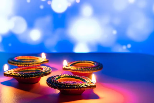 Индийский Фестиваль Diwali Diya Масляные Лампы Зажжены Красочных Ранголи Индуистские — стоковое фото