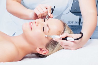 yordam kaldırma rf alma kadın