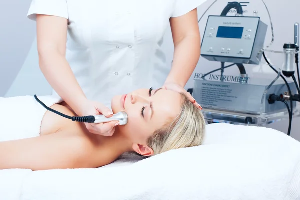 Woman getting rf lifting procedure — Stock Photo, Image