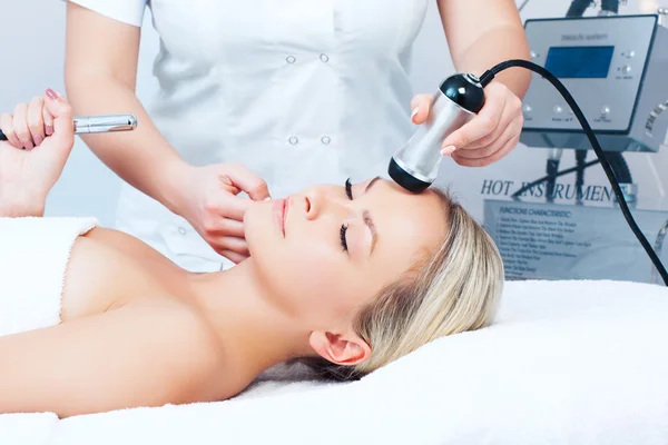 Vrouw krijgt Mesotherapie procedure — Stockfoto