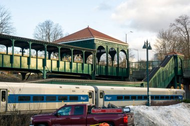 Poughkeepsie, New York - ABD - 29 Aralık 2020: Tarihi Poughkeepsie Tren İstasyonu, Metro-North Demiryolu ve Amtrak manzarası Poughkeepsie, New York şehrine hizmet vermeyi bıraktı.