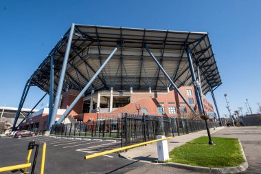 Queens, NY - ABD - 3 Nisan 2021: Flushing MeadowsCorona Park 'taki tarihi bir panayır olan New York State Pavilion manzarası