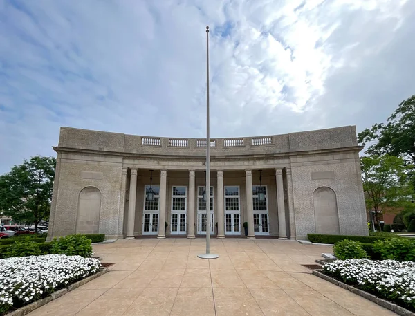 美国康涅狄格州格林威治 2021年8月29日 Rh格林威治的景观景观 历史邮局的画廊 一座1917年殖民者式的新古典建筑作为前主要邮局 — 图库照片