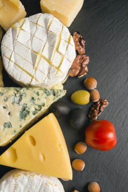 Peynir, domates ve fındık farklı çeşitleri